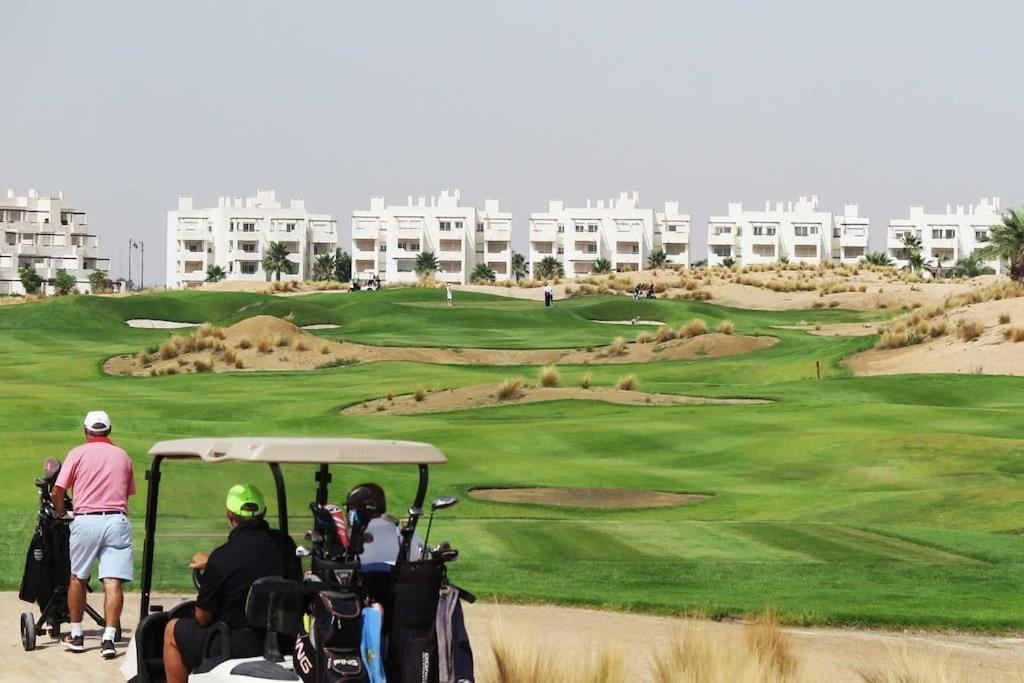 Apartamento En Resort De Golf 토레파체코 외부 사진