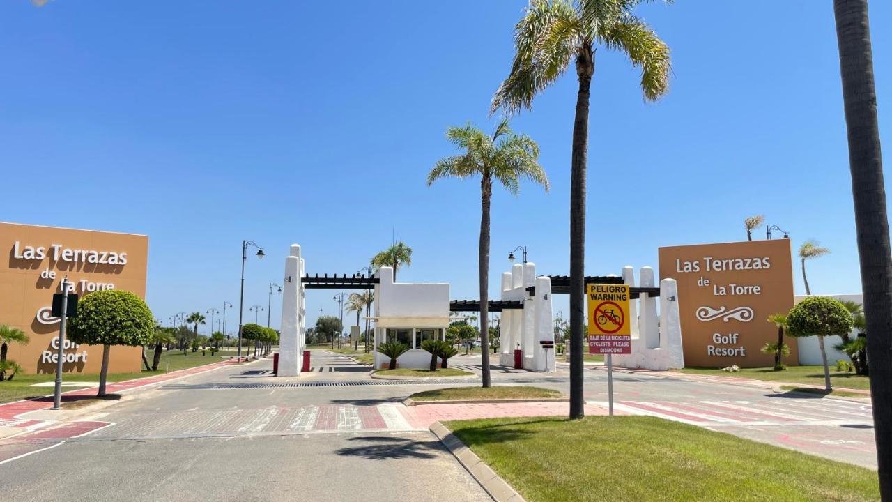 Apartamento En Resort De Golf 토레파체코 외부 사진