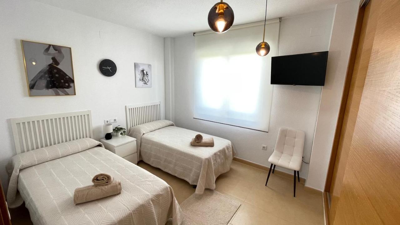 Apartamento En Resort De Golf 토레파체코 외부 사진