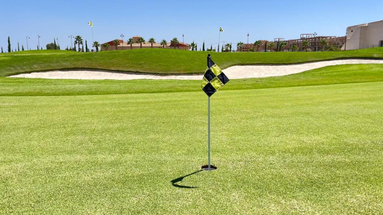 Apartamento En Resort De Golf 토레파체코 외부 사진